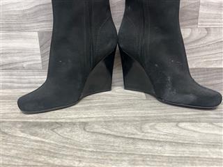 LOUIS VUITTON BLACK SUEDE LEATHER BOOTS | SIZE 9.5 US - 41 EU